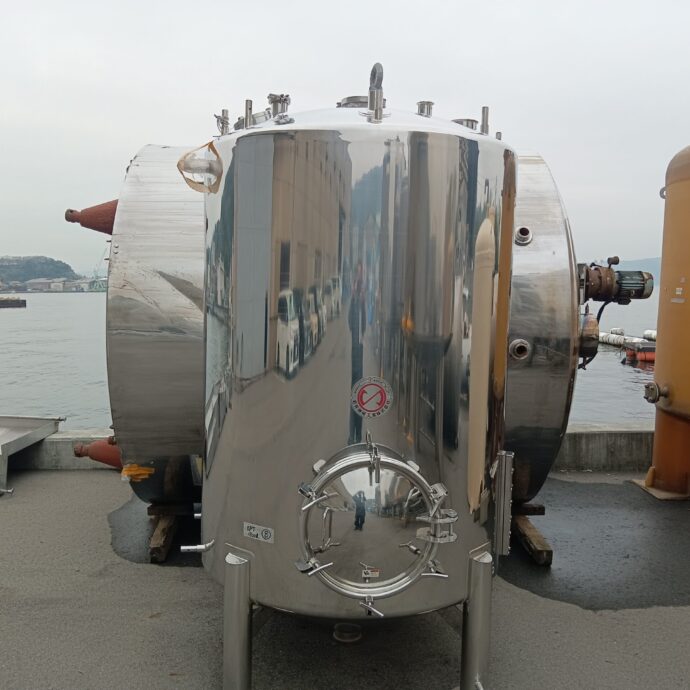 1800L　円筒竪型