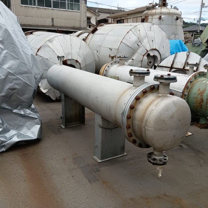 ［日曹エンジニアリング］多管式熱交換機　20㎡